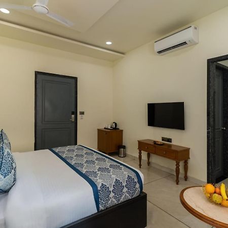 Hotel Traavista Aravali Mahal Udaipur Esterno foto