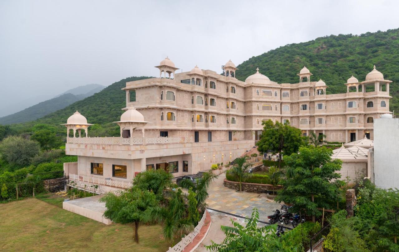 Hotel Traavista Aravali Mahal Udaipur Esterno foto
