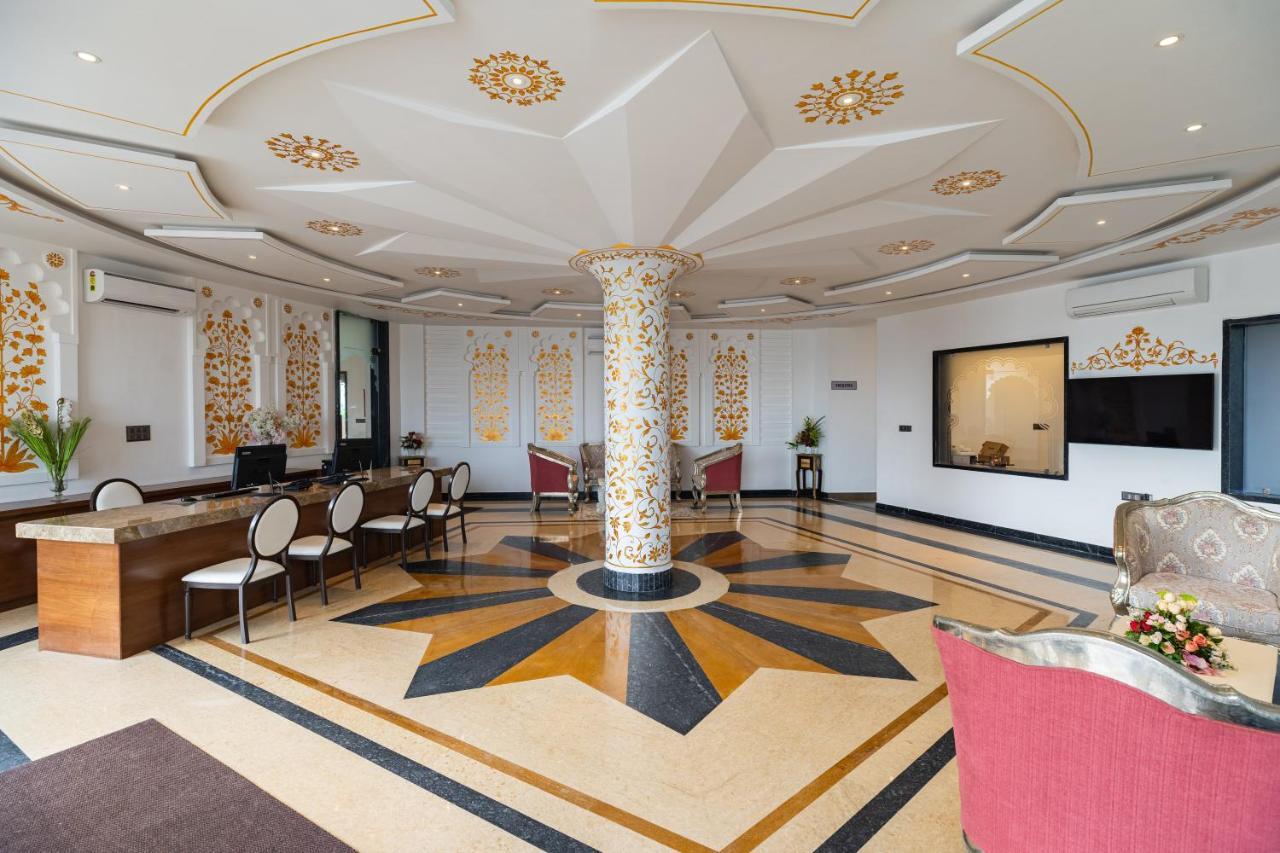 Hotel Traavista Aravali Mahal Udaipur Esterno foto