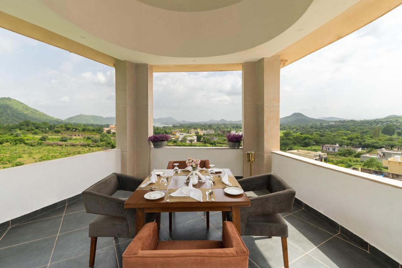 Hotel Traavista Aravali Mahal Udaipur Esterno foto