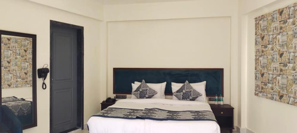 Hotel Traavista Aravali Mahal Udaipur Esterno foto